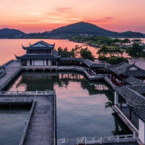 宁波局地9级雷暴大风预防安全 西安·华严寺