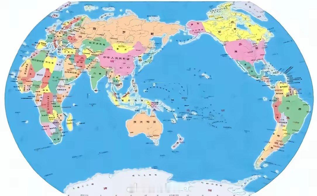 难怪美国不同意使用投射型的新地图，原因是新地图把美国的阿拉斯加显示的非常小，看上