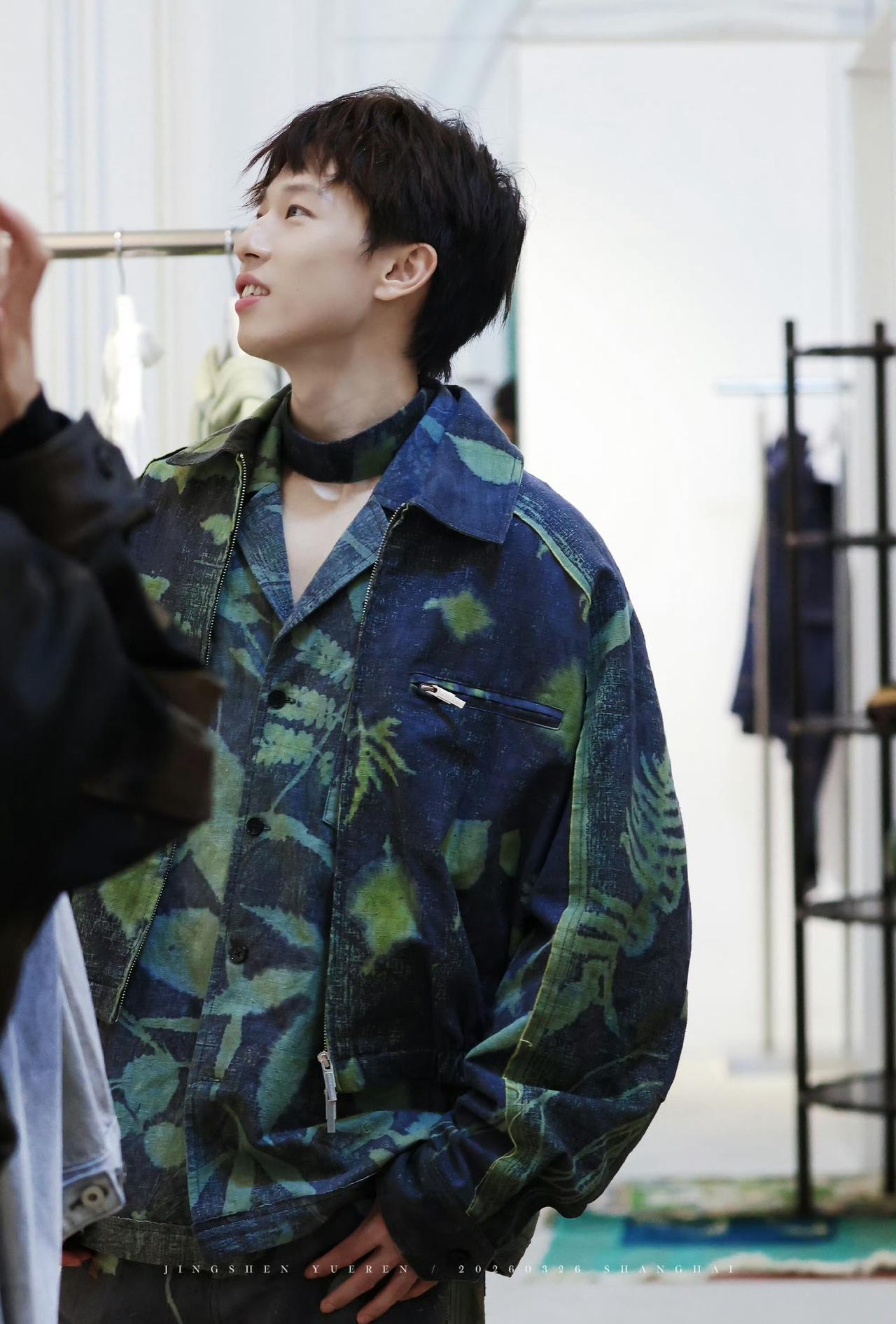 故事感好强的美照，不只是简单的帅，是一种能让人反复回味的高级质感@Eric-林高