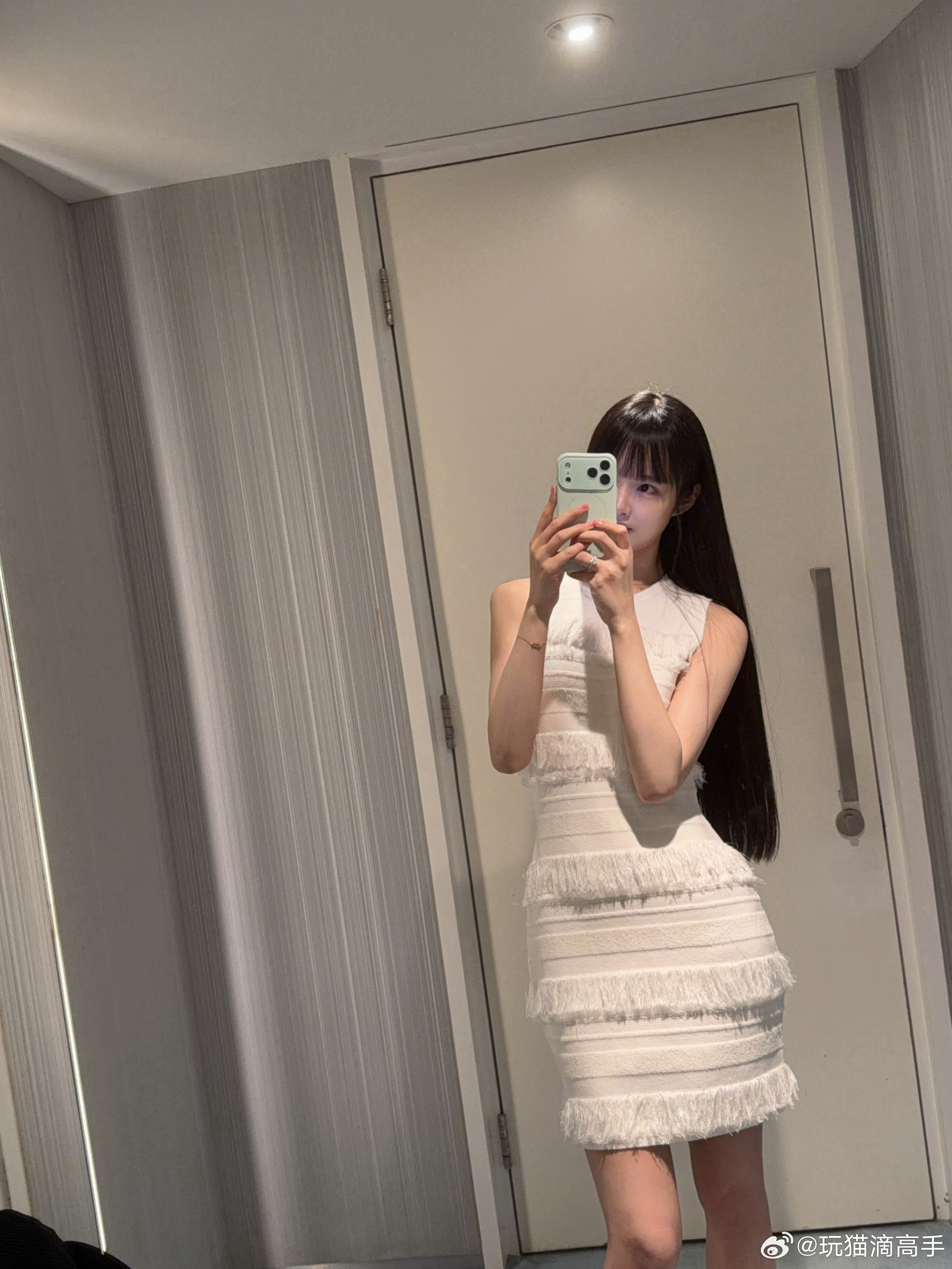 买到一条好美的裙子 