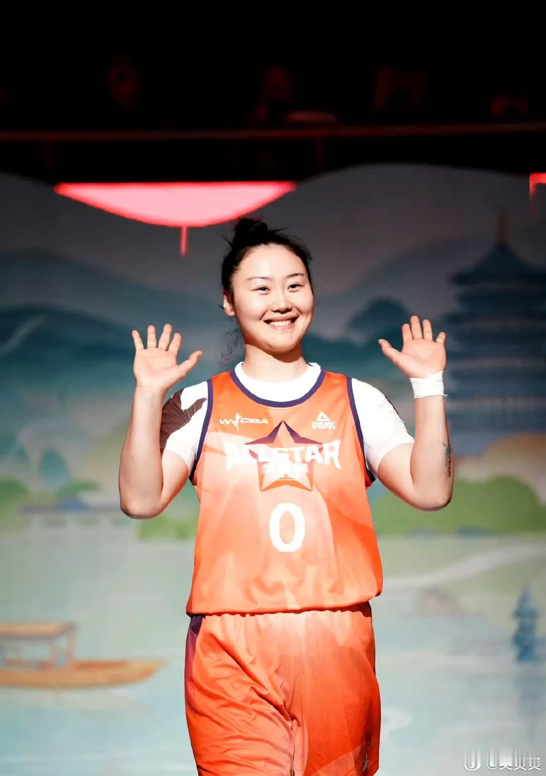 武桐桐将代表广东女篮出战全运会！

近日，中国女篮球员武桐桐现身广东女篮训练基地