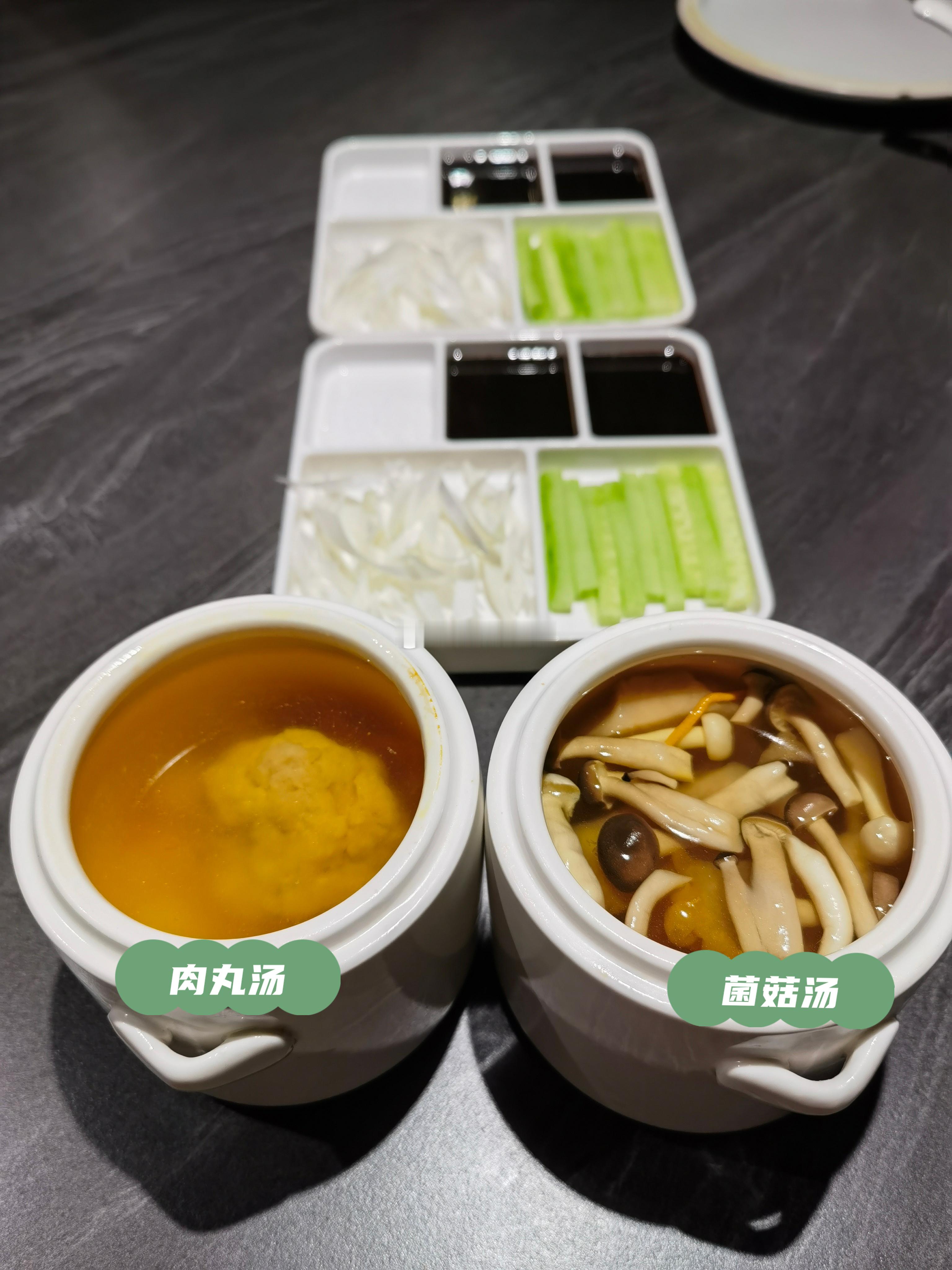 弟弟军训辛苦，申请吃烤鸭，立刻安排便宜坊🥳。开车直奔便宜坊，焖炉烤鸭、下饭水煮