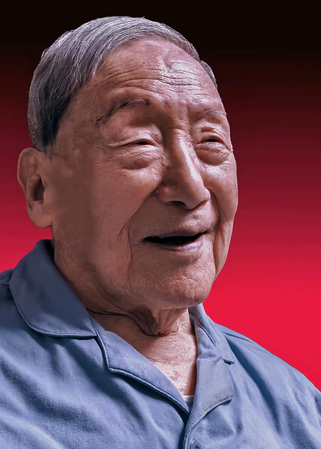 建党105周年，摄影师给102岁的贺敬之伯伯拍了几张照片。老爷子的《回延安》，总
