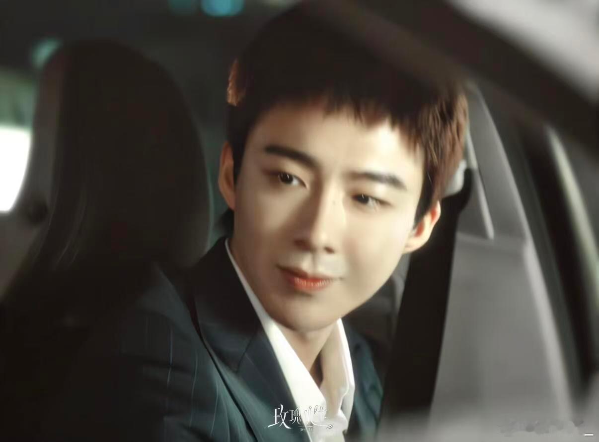 刘宇宁嫩回刚出道的时候了栗子头也太嫩了吧！直接回到刚出道的时候，少年感拉满，角色