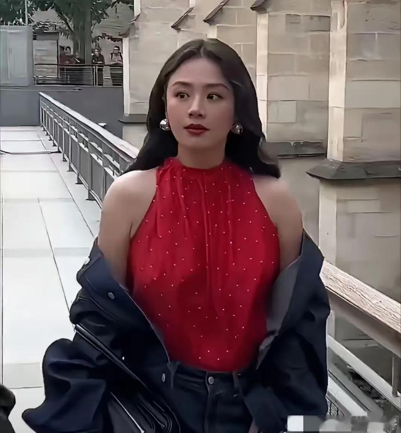 我敢说马思纯是我见过最豁得出去的女明星不是因为她真空上阵，而是她从不被女明星的条