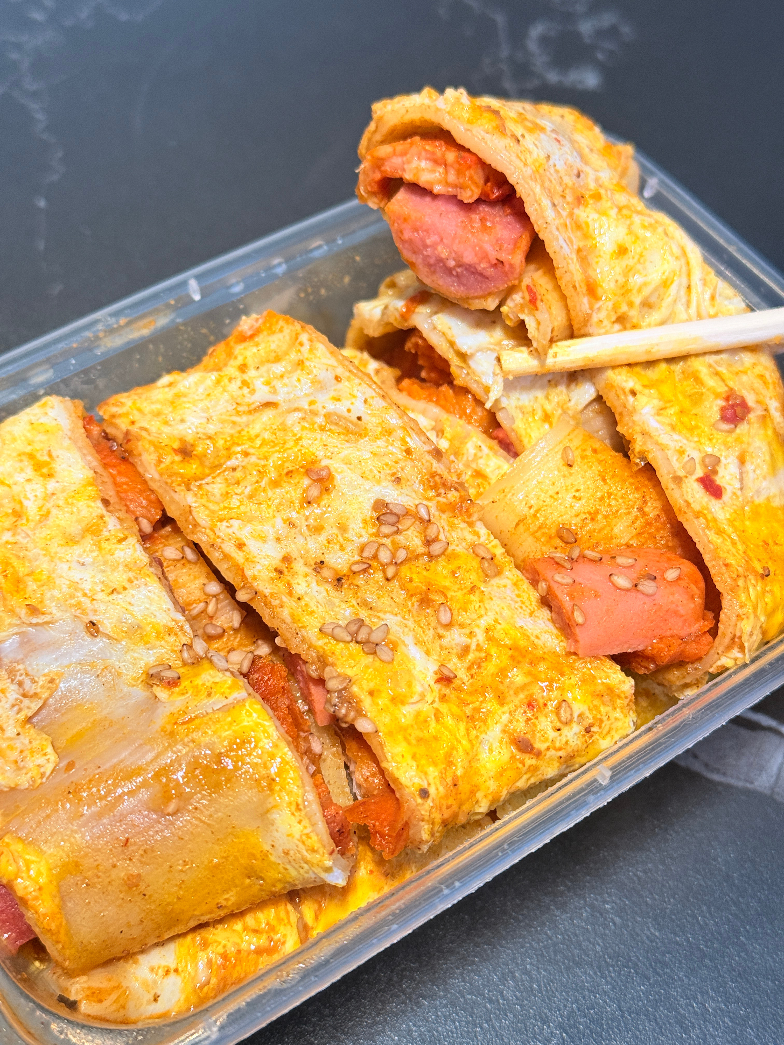 现在这个天气外卖到了都得微波炉叮一下才能吃