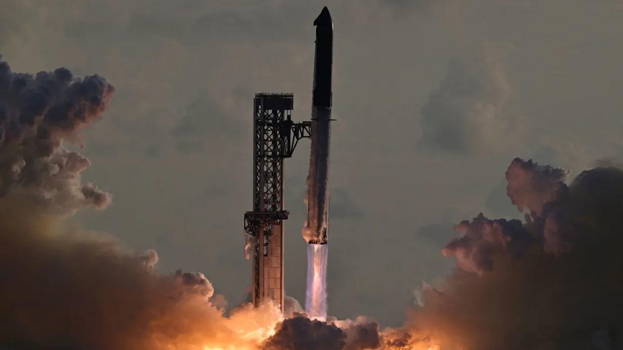 2026年9月28日SpaceX于周一美国东部时间凌晨发射了其庞大的星舰火箭，首