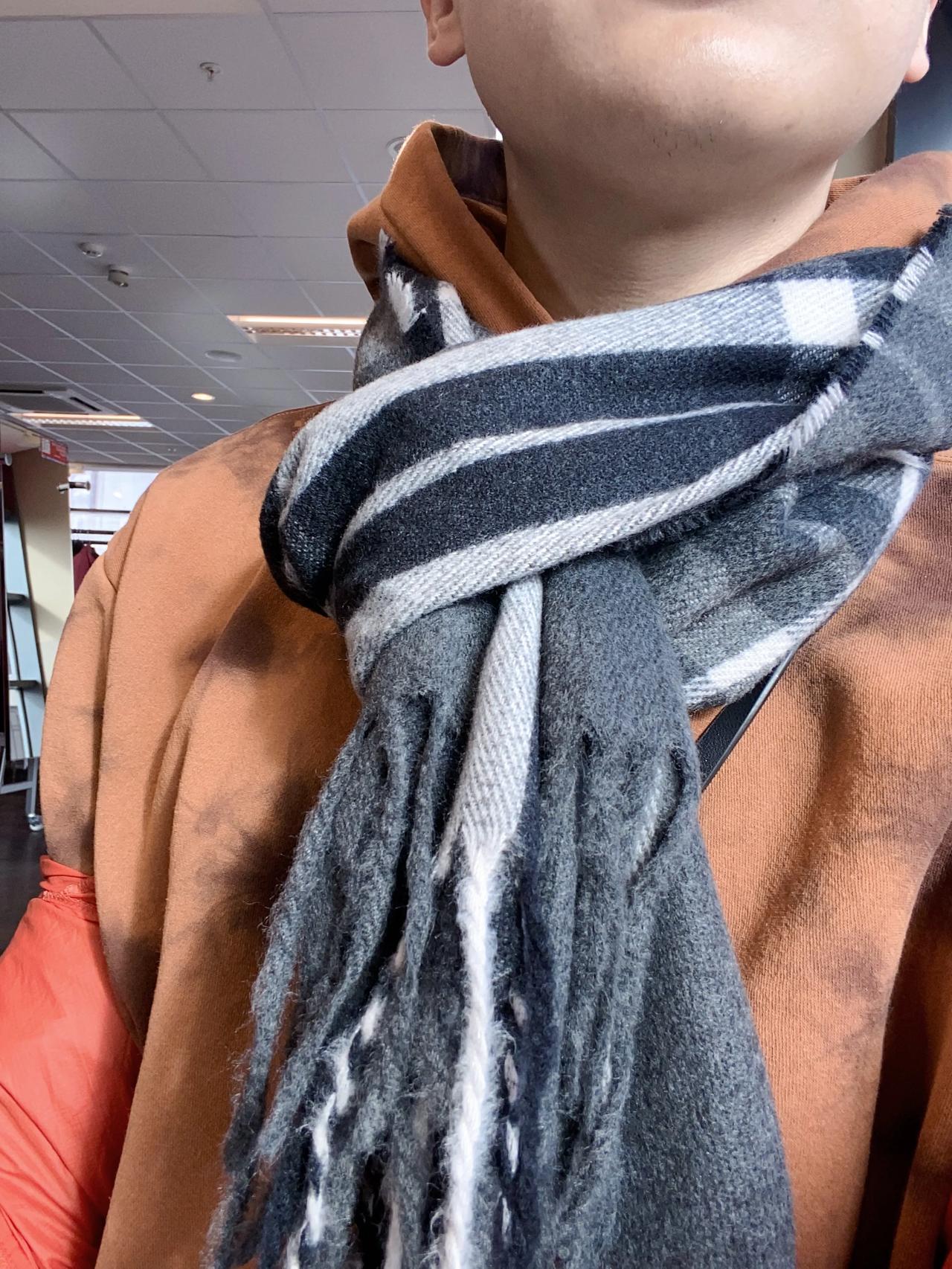 买了一条英国围巾，你们觉得是高级货吗？