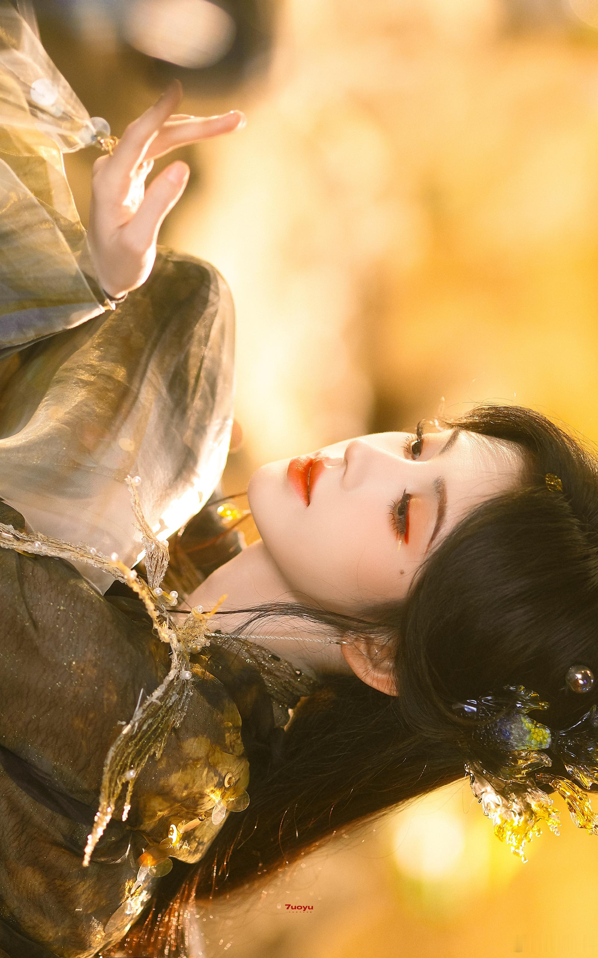 真的会有人不喜欢鞠婧祎吗？这么美的脸[捂嘴哭][捂嘴哭] ​​​