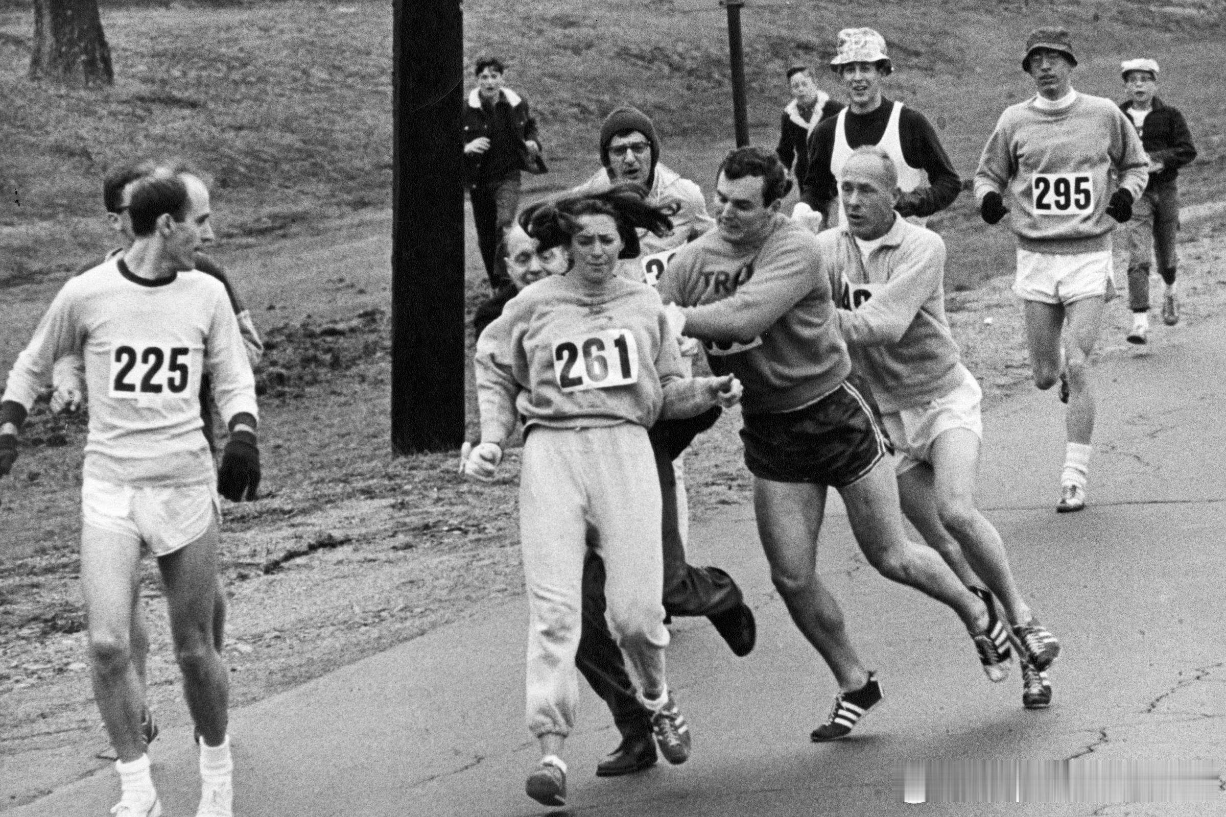 跑马拉松并不是一件容易的事，但对于凯瑟琳-斯威策（Katherine Switz