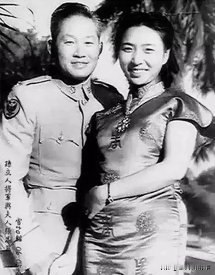 孙立人将军夫人张晶英

张晶英比孙立人将军小13岁，毕业于南京汇文女子中学。19