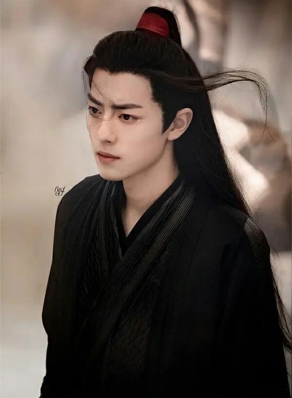 明年男明星的顶流之争，大概率要进入白热化，成毅今年的《赴山海》《天地剑心》，肖战