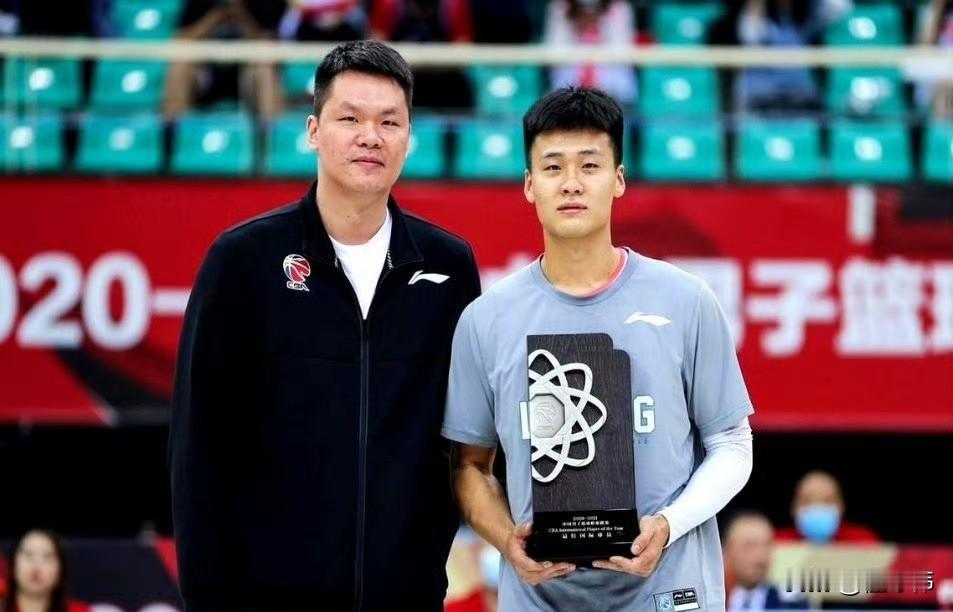 回来挺难的了！朱芳雨谈赵睿：

“很多球迷都在问我，赵睿未来还会不会回到广东队？