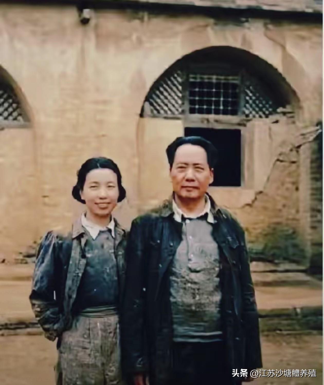 伟人为了创建一个没有剥削和压迫，
没有民族差别，
人人平等的共和国，
呕心沥血，