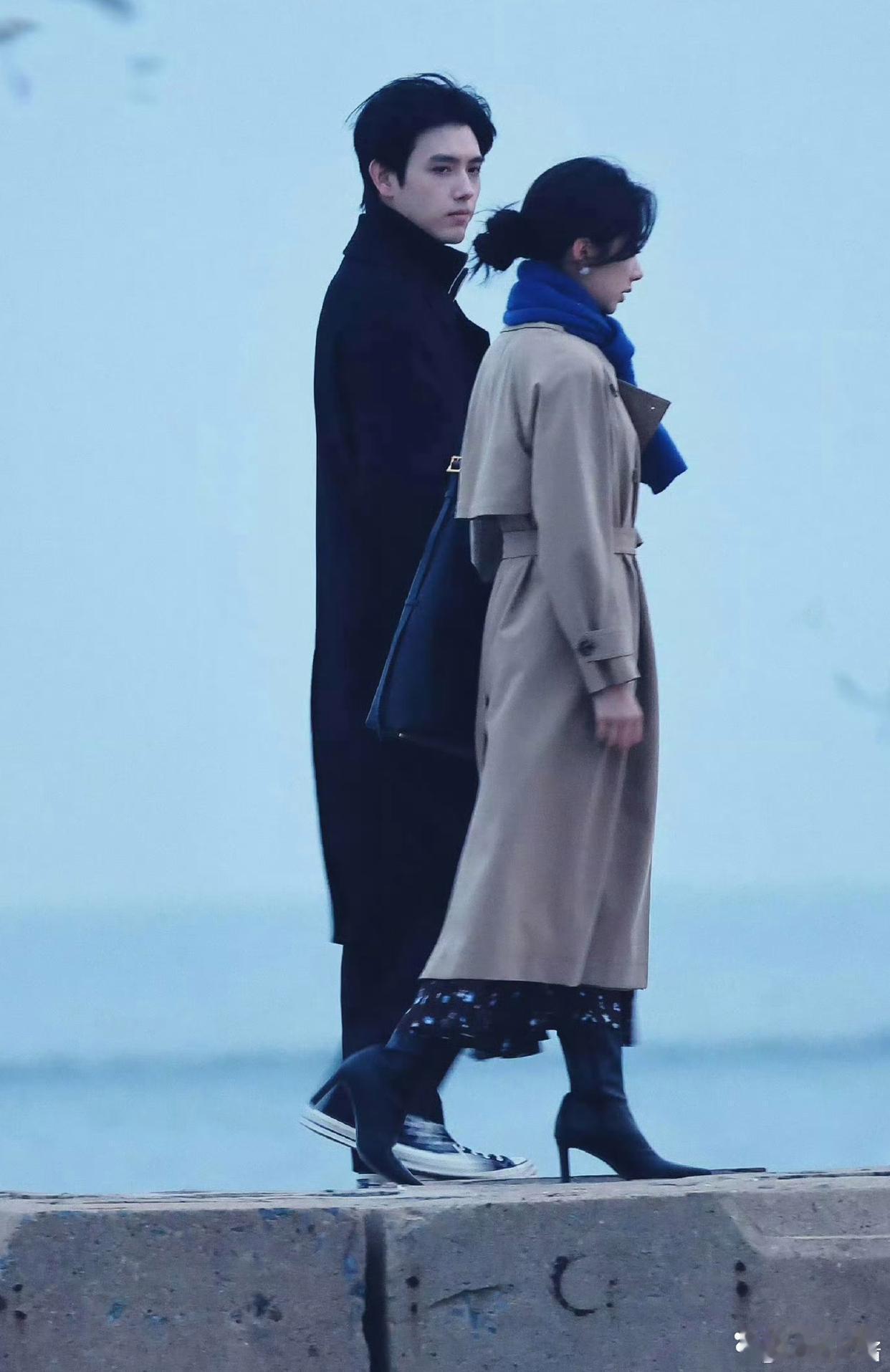 第一次把女主看错了，看成了谭松韵！ 