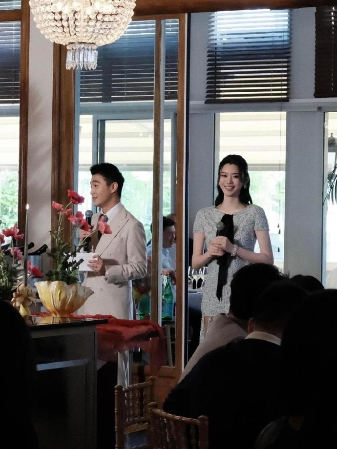 何猷君奚梦瑶婚礼欢迎晚宴现场图来了！豪门排面拉满，期待正宴🎉🍷 何献君奚梦瑶