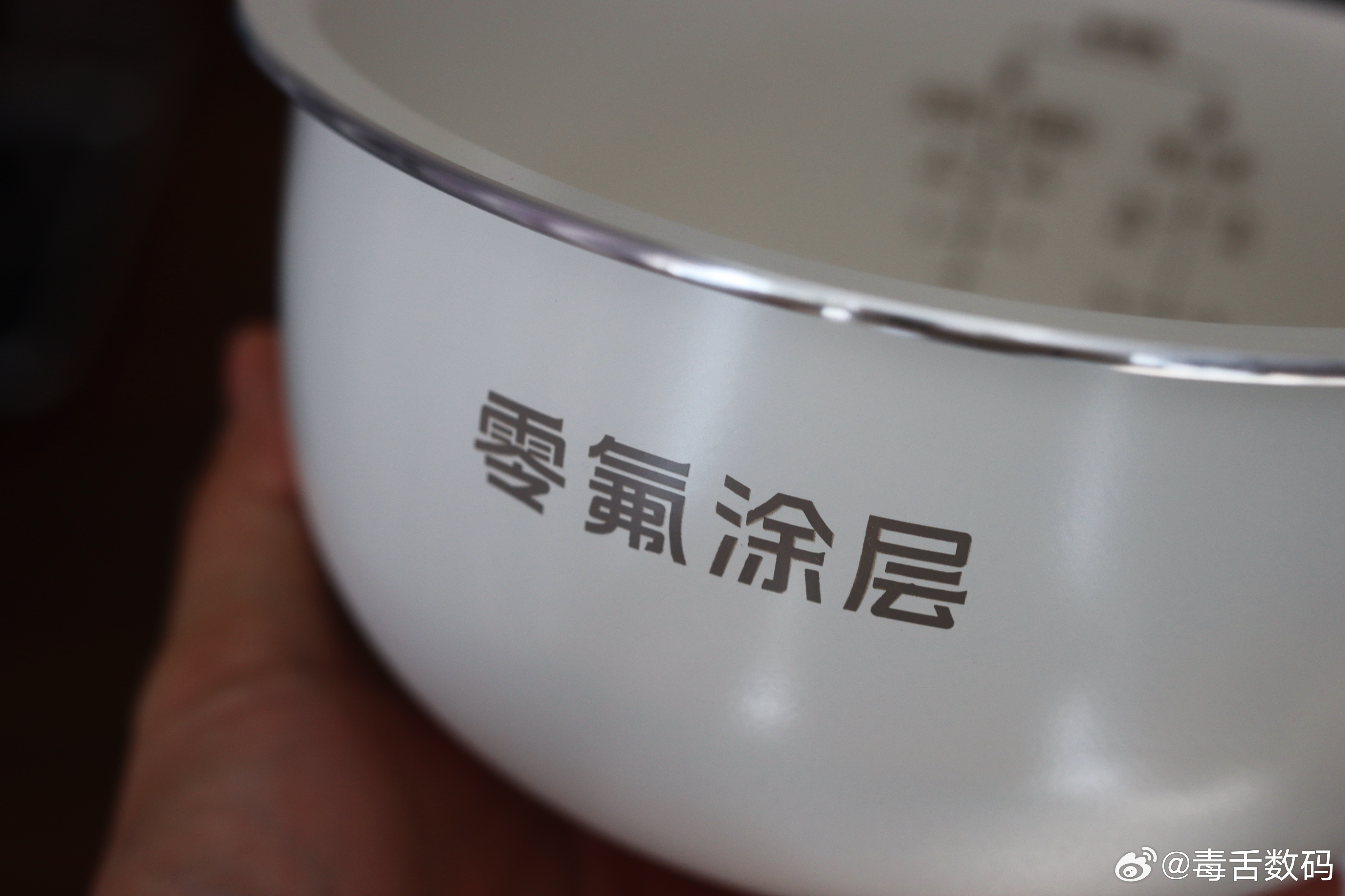 每天最踏实的小幸福，莫过于回家能吃上一碗热气腾腾、粒粒喷香的好米饭。米家IH电饭