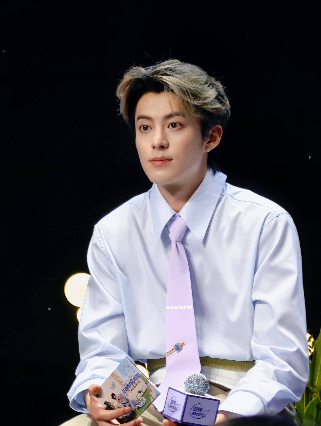 王鹤棣王鹤棣的周末派对微博派对合伙人萌妹 萌妹 大眼萌妹😍 