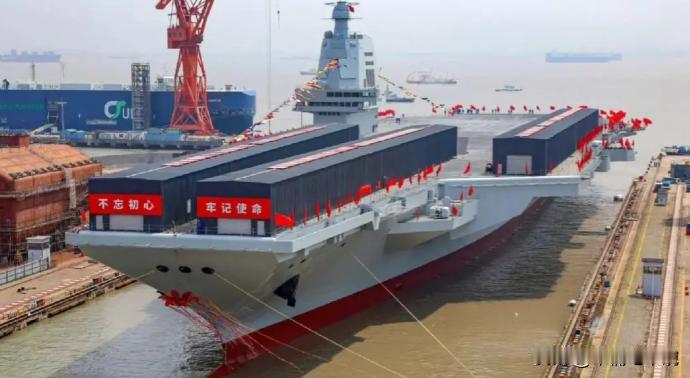 外媒：世界最大航母要来了，中国抬高航母门槛，美国怎么办？
外媒称，卫星图像显示，