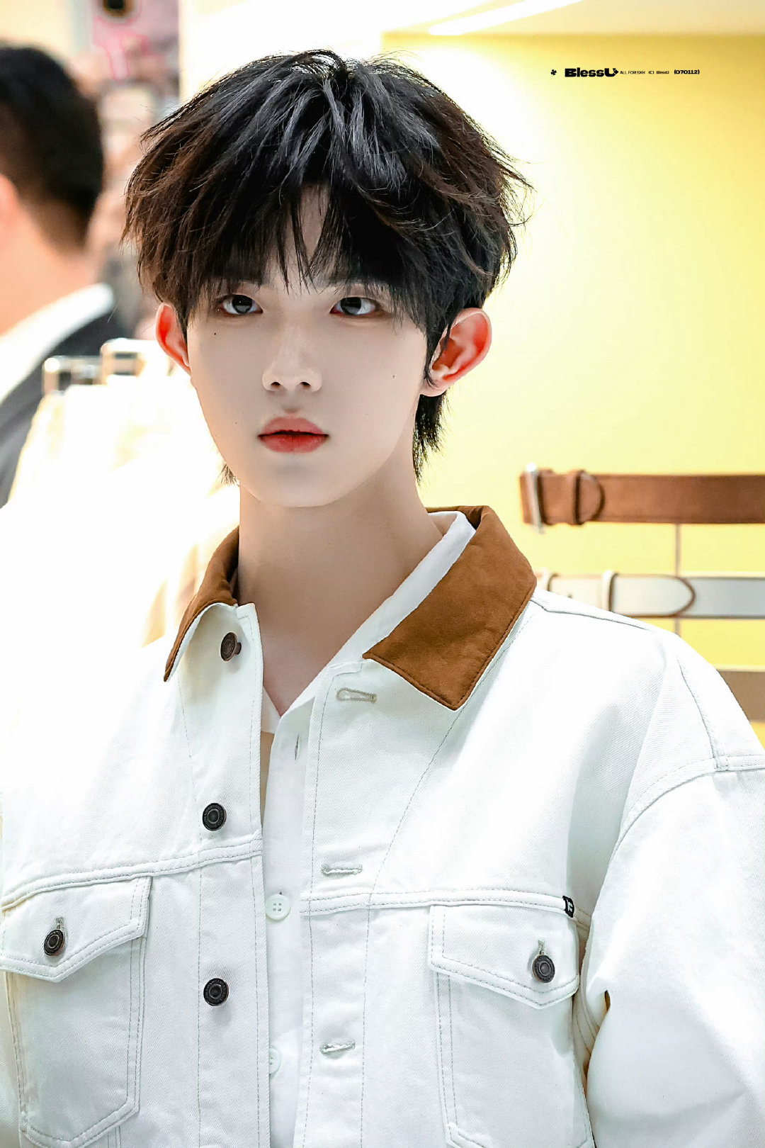 苏新皓线下生图状态苏新皓线下生图苏新皓的造型总是让人眼前一亮，这次也不例外。简约