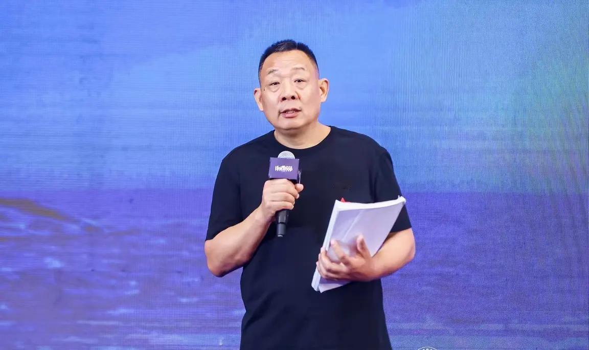 乍一听这句话难免让人不适，细品才懂其中良苦用心。

胖东来多年坚持高薪善待员工，