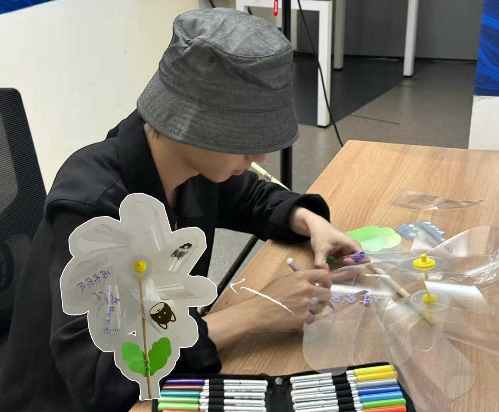 我哥哥是紫色脑袋💜 