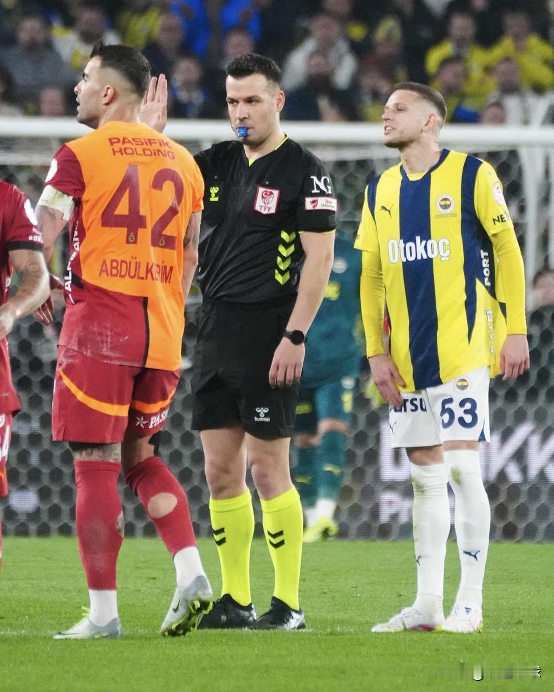 这还怎么玩？土耳其足坛爆出重大丑闻！
土耳其足球联合会披露，该国职业足球联赛57