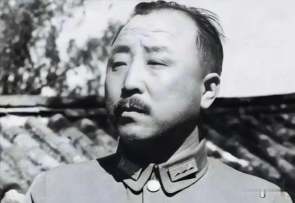 1948年卫立煌被中共列为头等战犯，夫人吓得大哭，他却对妻子低声说了一句话
 