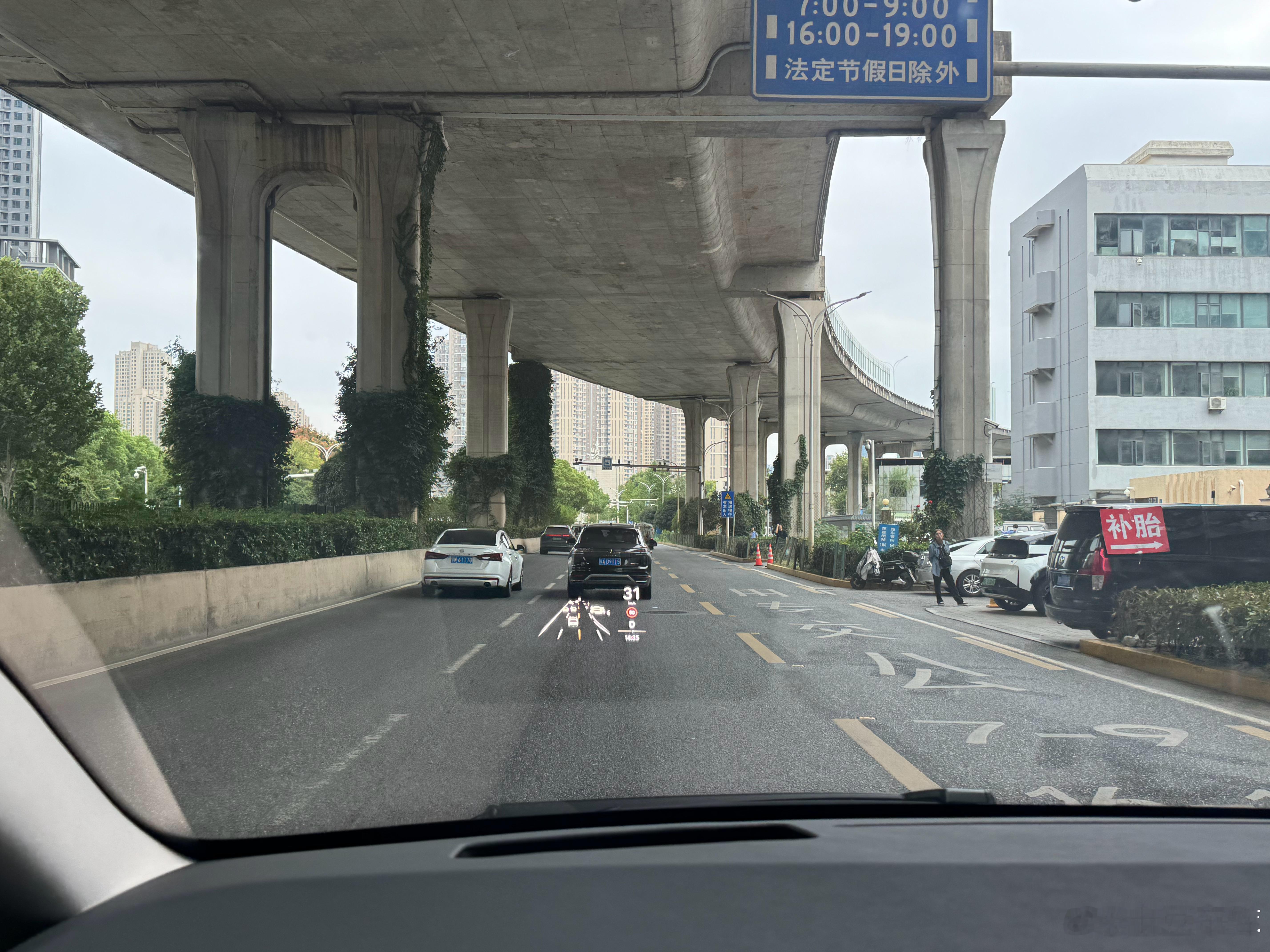 来汉西一路 收台车10年前我在这里卖车当时大家都在一起共事自从市场关停以后大家都