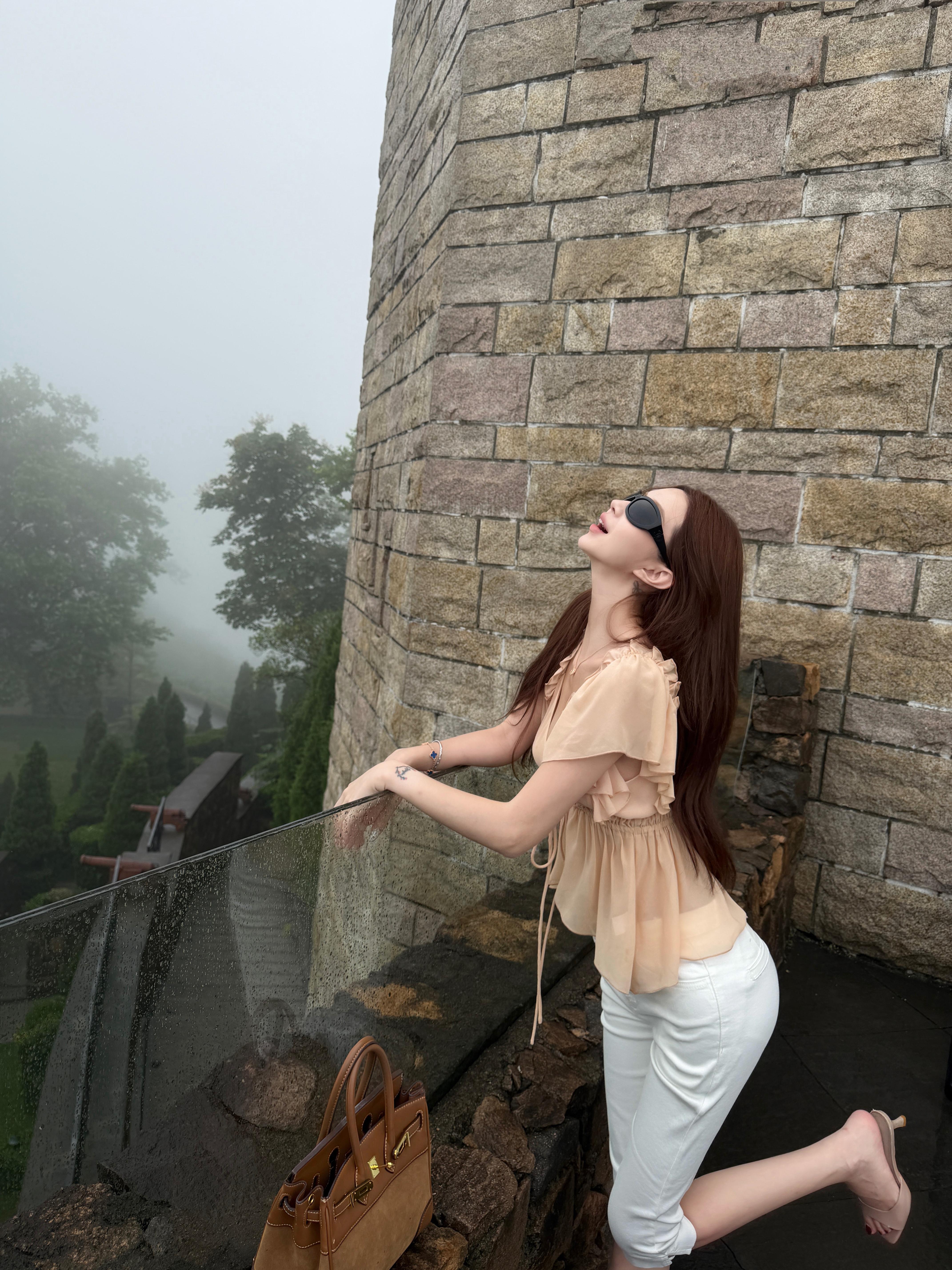 昨天的暴雨淋不湿今天的我。