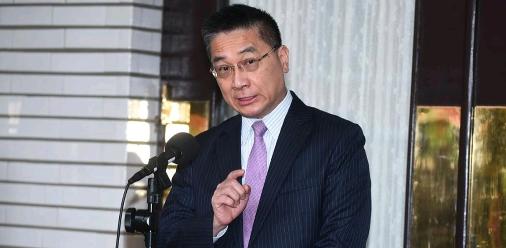 郑丽文赴京谈和平，民进党却喊“台独”口号？自不量力的挑衅纯属闹剧！4月10日，当