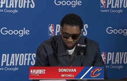 “这种情况不能再发生了！”骑士米切尔谈G4失利：“嗯，失误，8秒违例，几次漏掉卡