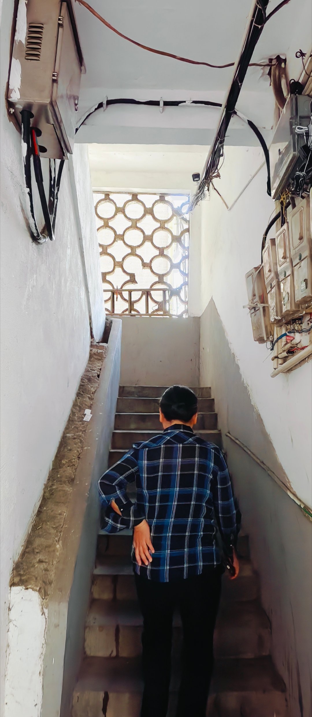 来上饶民政局老居民楼，听本地人讲上饶往事。 