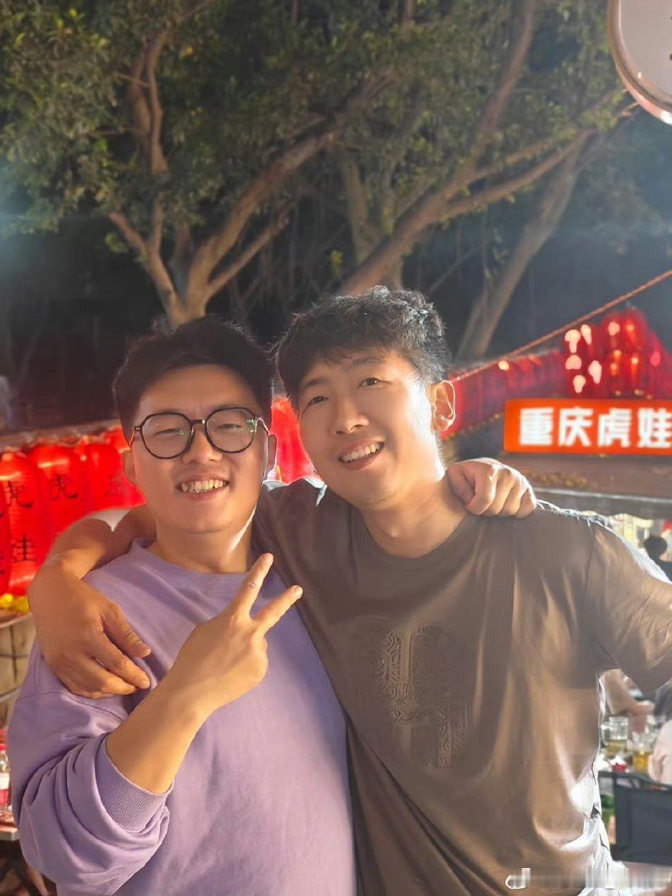 为了挽回一下五月份丢在地上的面子今天和东北王吃饭准备穿这身虽然长春有点冷但是……