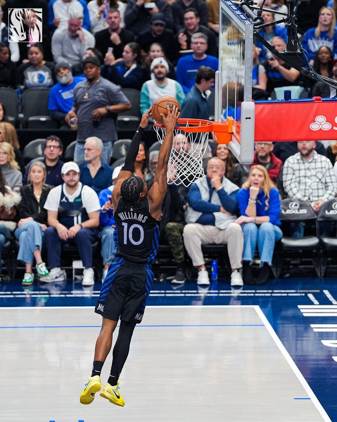 布威拿下职业生涯第 1000 分，今天又是一场 15 分的高效表现。NBA常规赛