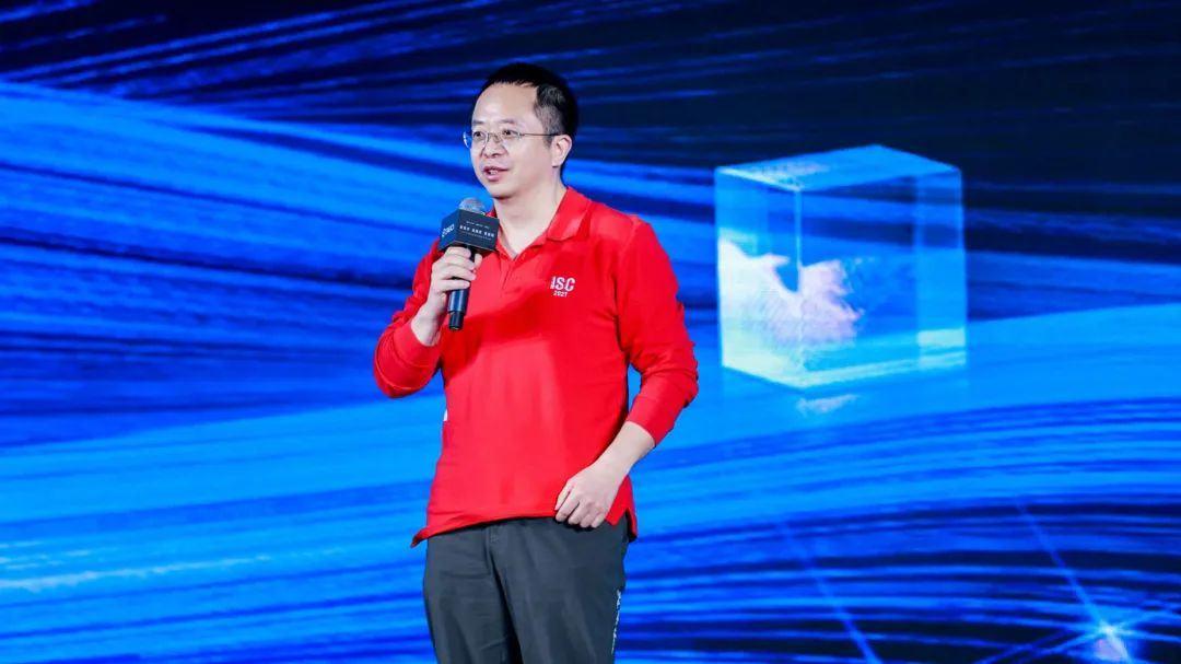 周鸿祎：随着开源模型的爆发，现在小参数的大模型随着知识密度的提升，能力反而越来越