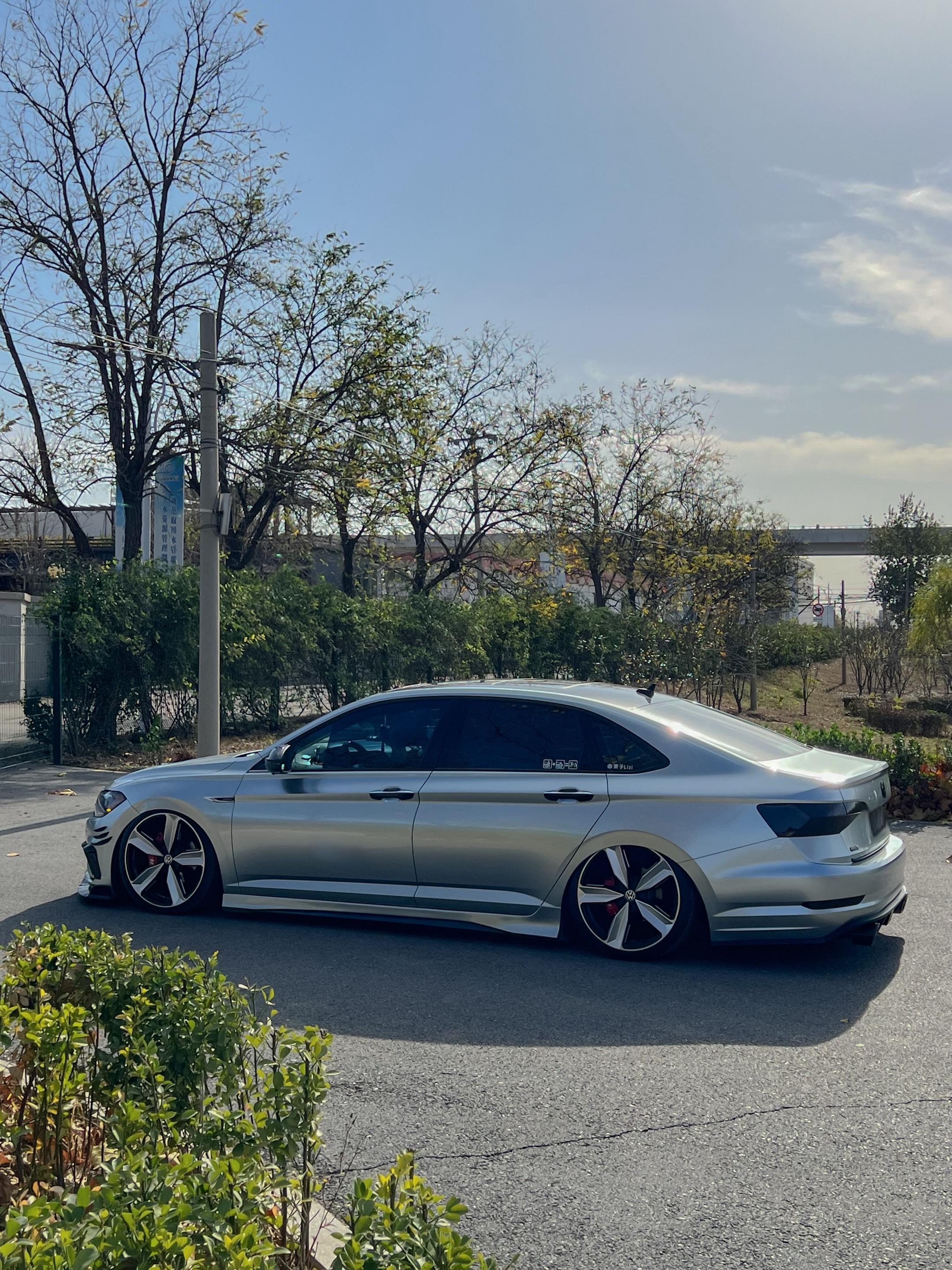 人穷衣服破 说啥都是错。