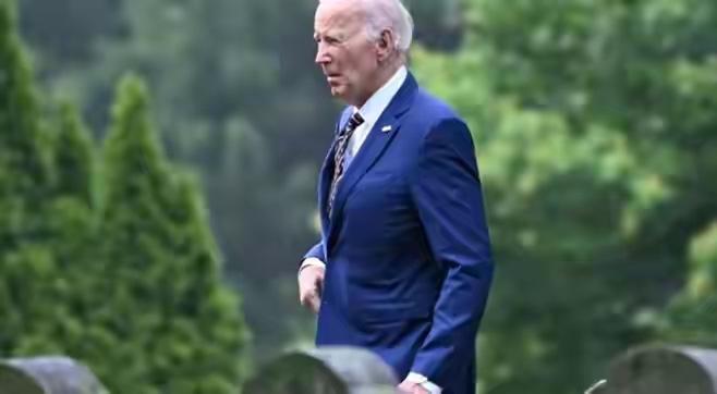 近日，美媒报道，拜登在活动中称“美国要继续作为世界领导者！若我们不领导世界，谁来