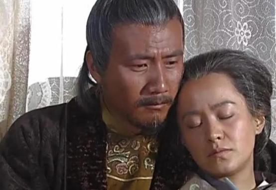1382年，马皇后出殡，狂风暴雨不止，朱元璋大发雷霆：“雨若不停，送葬人全部陪葬