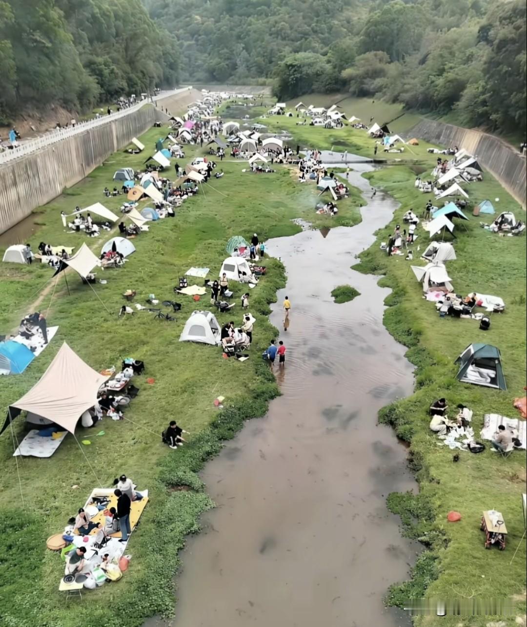 这个地方很好玩吗？这么多人