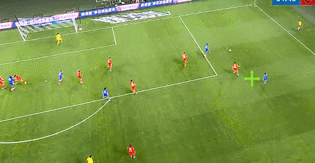 拉唐打破僵局！上海申花1比0领先上海海港。
“上海德比”的比赛进行下半场，第52