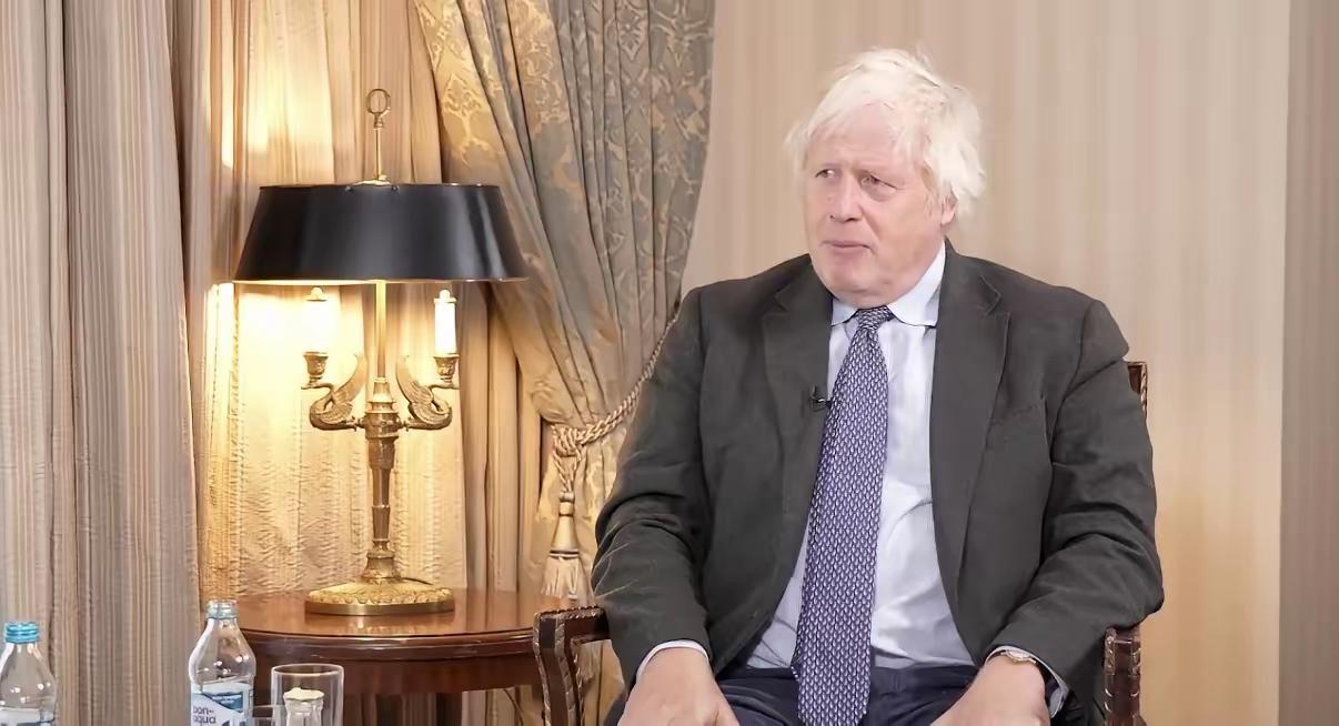 英国前首相约翰逊近日再度发表高论，劝说俄罗斯应当放手乌克兰。他的论调十分漂亮：拥