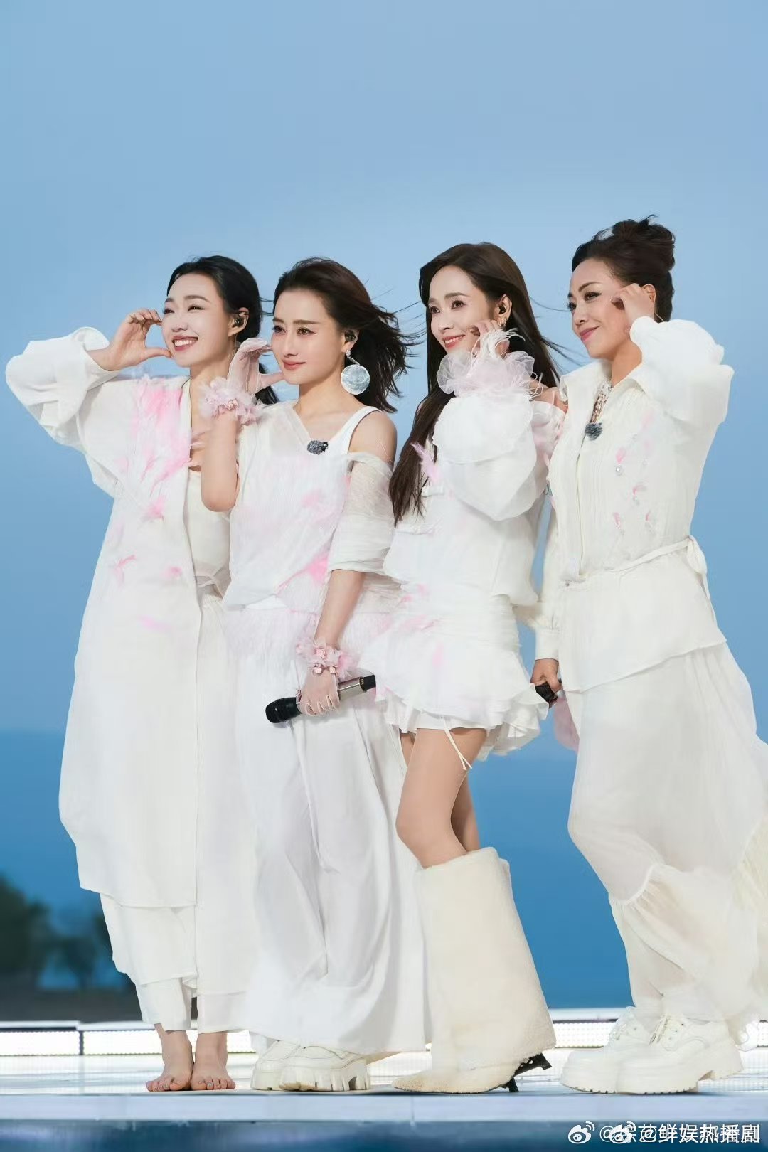 乘风获2025年第一个爆款综艺乘风2025微博爆款综艺周五看浪姐已经成了我的生活