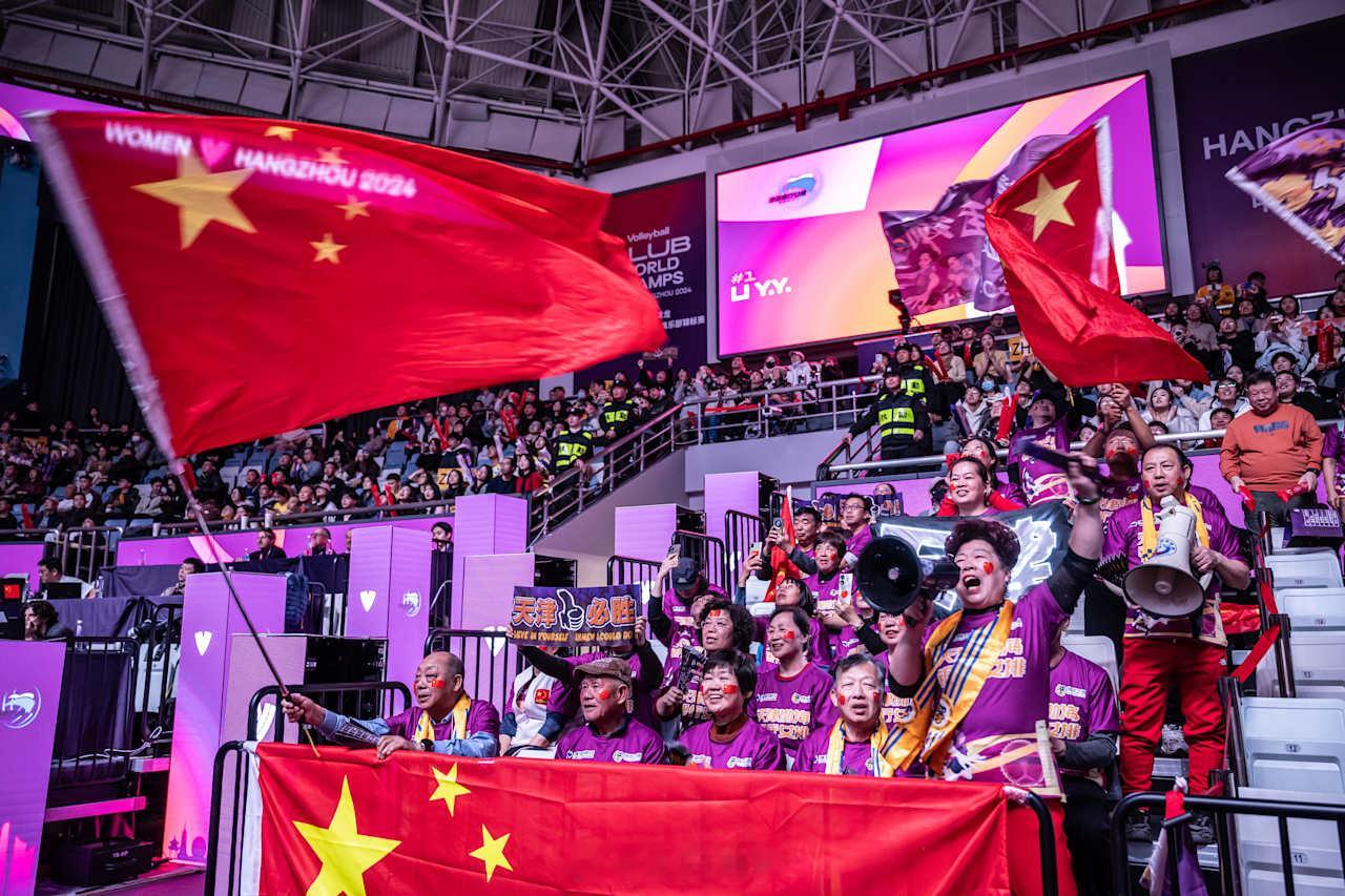【 2024女排世俱赛  决赛：天津0比3不敌科内历史性地获得亚军】北京时间22