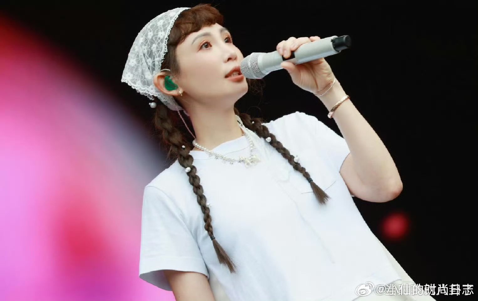 歌手直播魏如萱松弛的不像是来比赛的 以悠然姿态诠释曲目，不迎合不将就，活出最真实