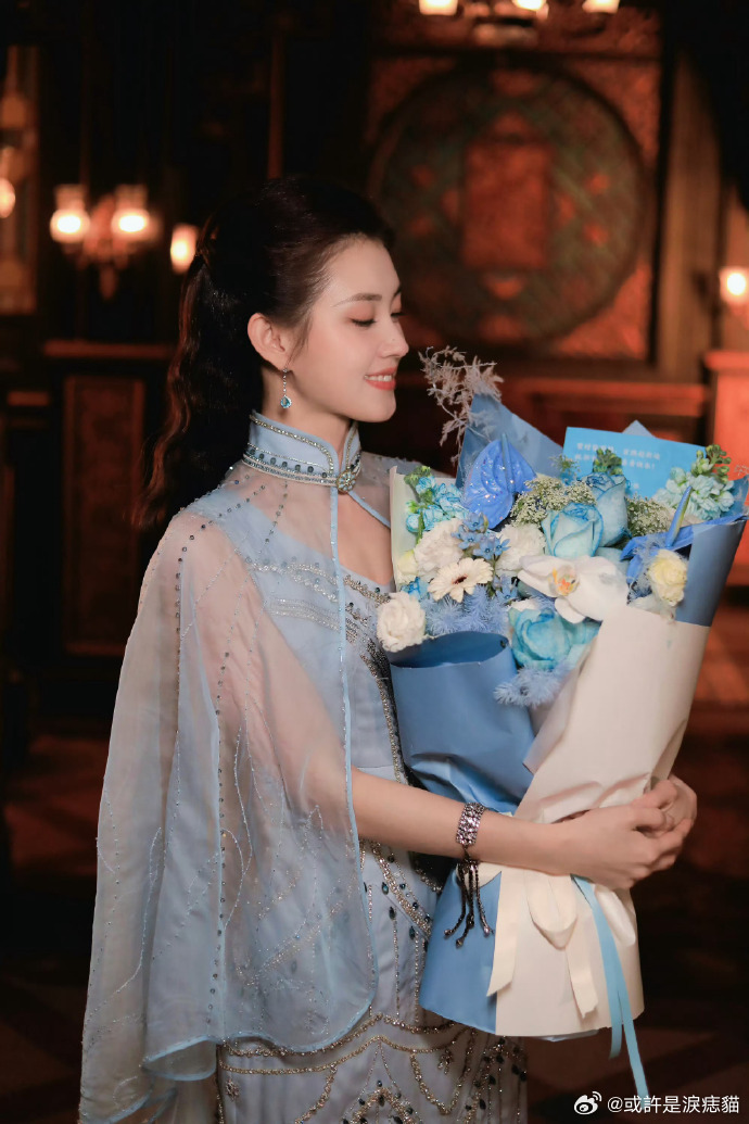 郭宇欣玉簟秋陶紫宜杀青照恭喜宇欣顺利杀青！这个角色真的很适合她，演技又稳又有灵气