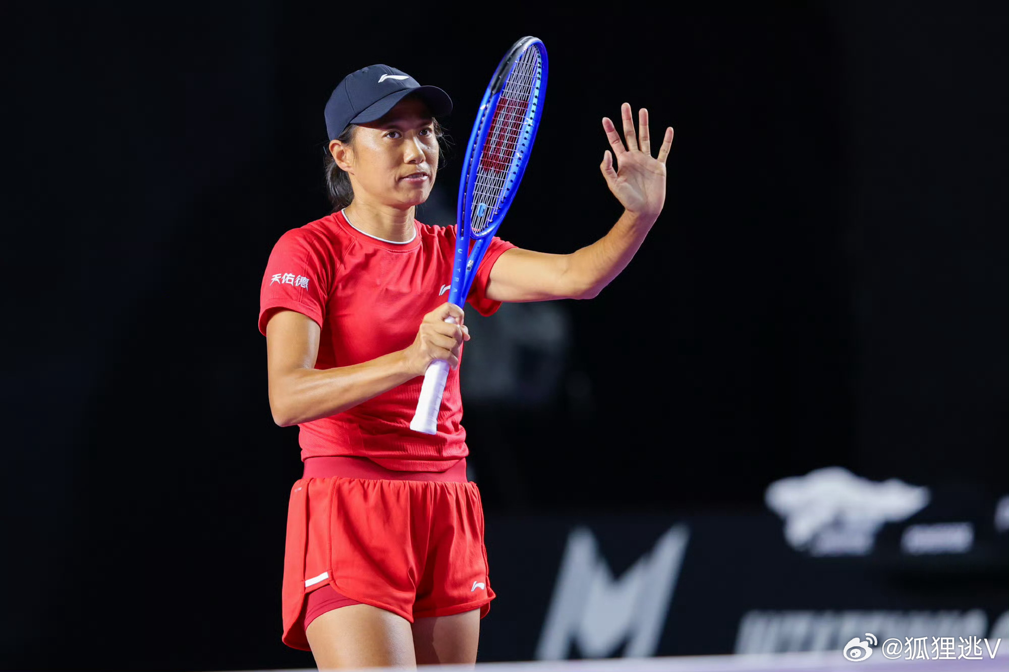 帅姐身体顶住了，让对手希门尼斯全场零保发!张帅重返500赛四强张帅晋级梅里达赛四