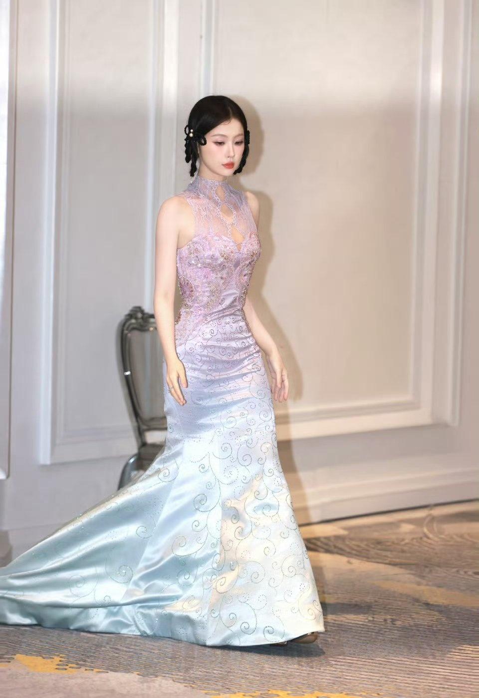 虞书欣虞书欣云初令云初令虞书欣 

遇见你爱意汹涌 看世间万物都浪漫心动

@虞