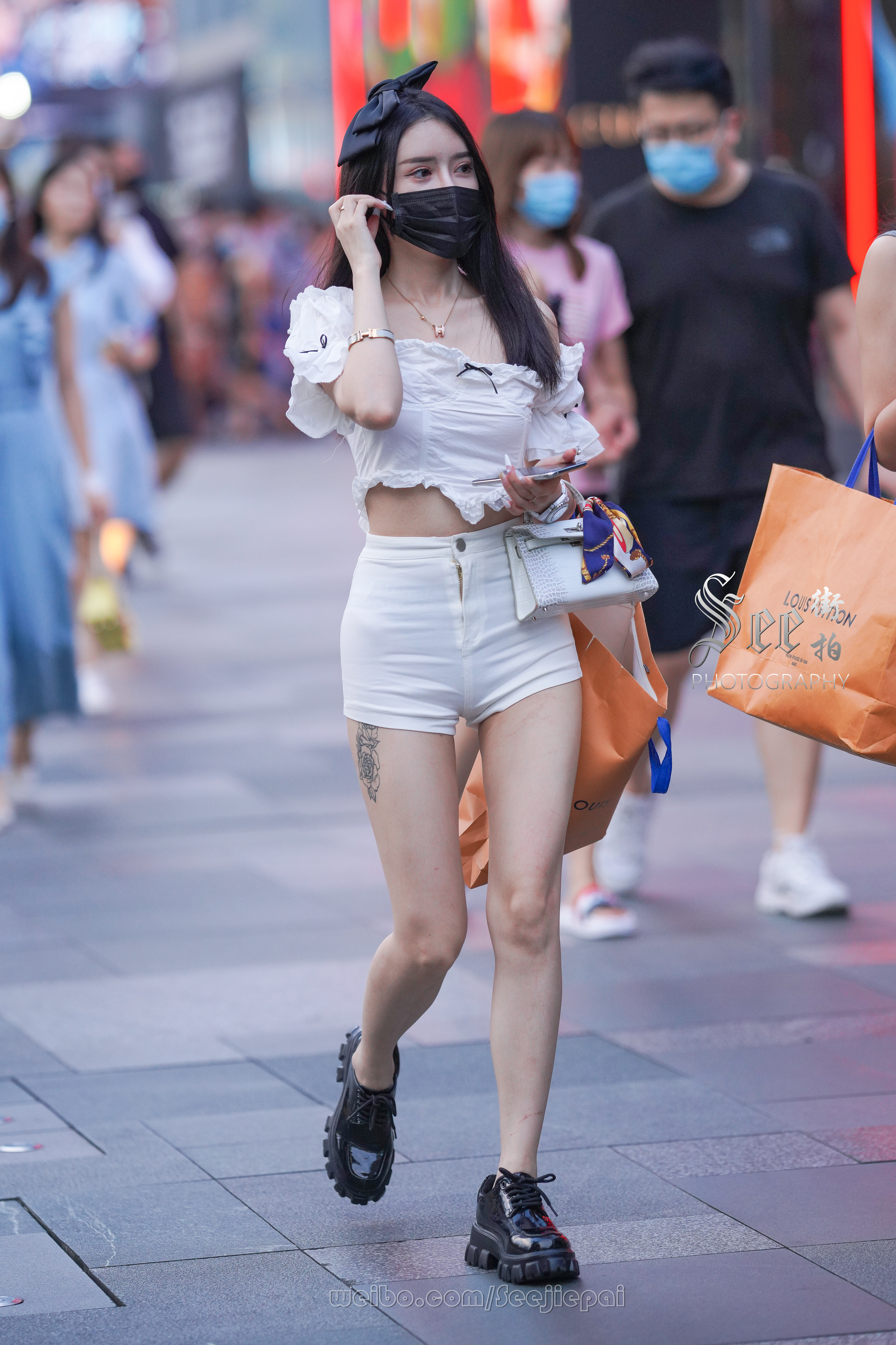 白色系搭配清爽精致~~ ​​​