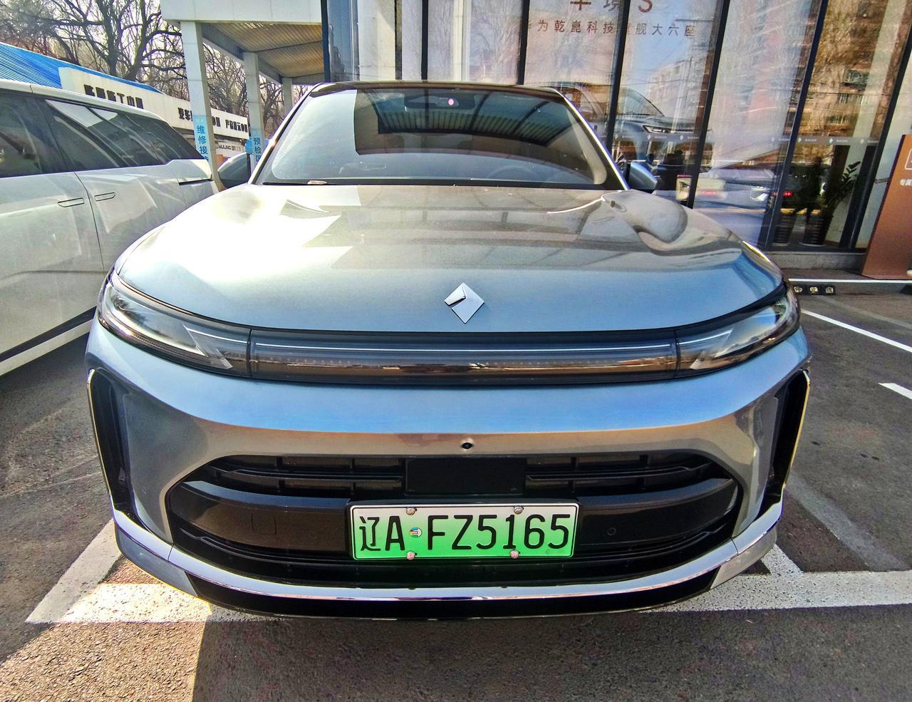 《华境S》给你一个智能的家
  华境S是上汽通用五菱推出的，一款华为乾崑科技旗舰